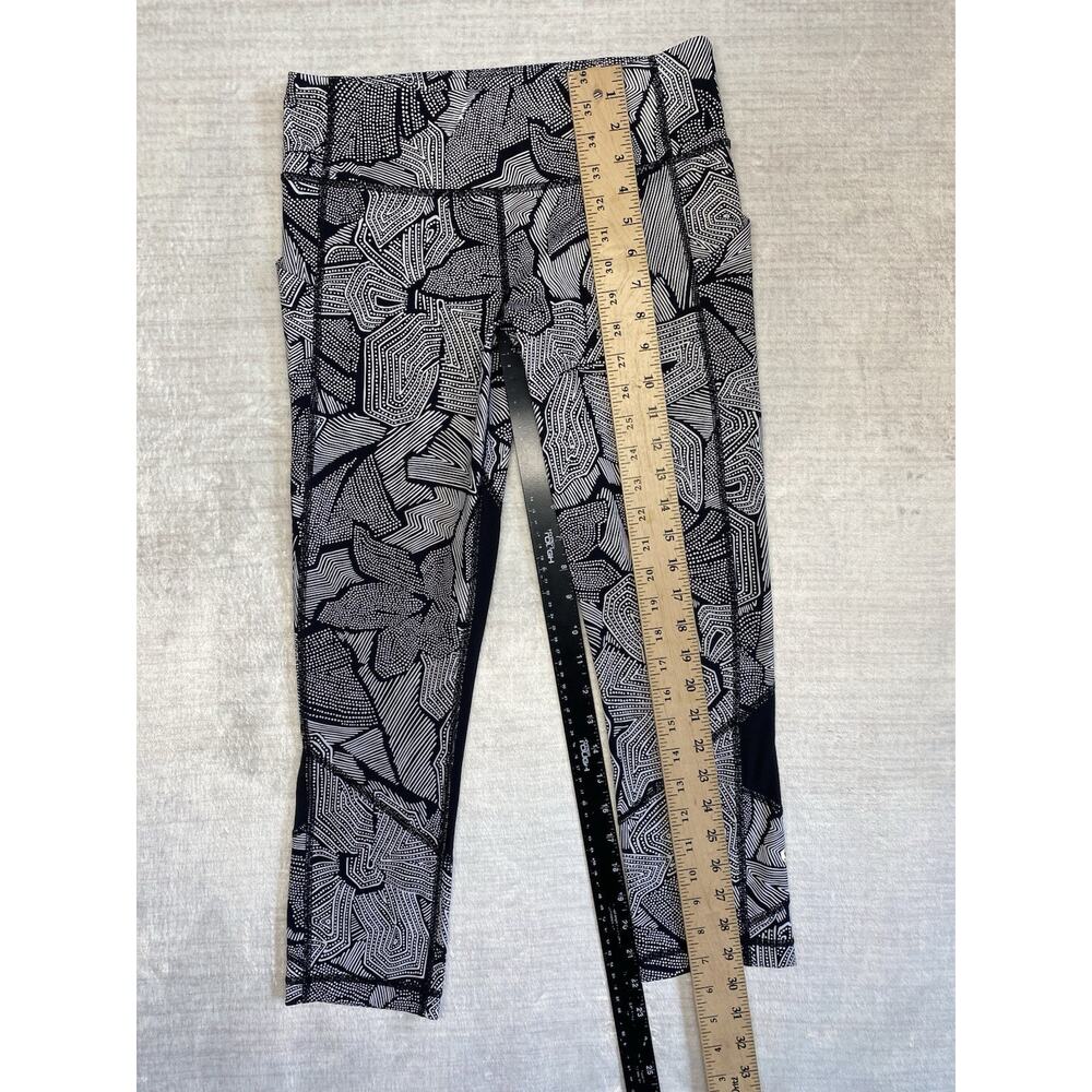 Lululemon Leggings Womens Size 6 Crop Dottie Tribe White Black Activewear Pants - Picture 9 of 12